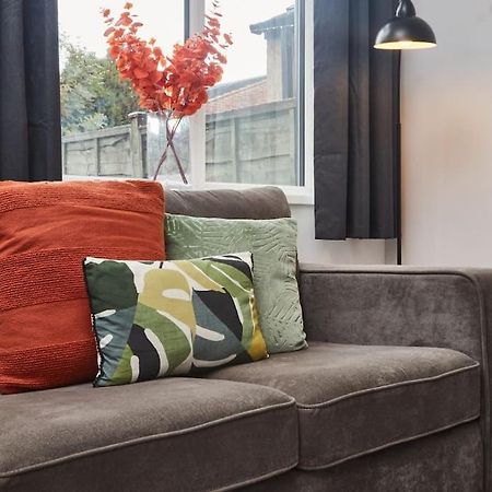 Haw Hill House - Modern 4 Bed Daire Normanton  Dış mekan fotoğraf