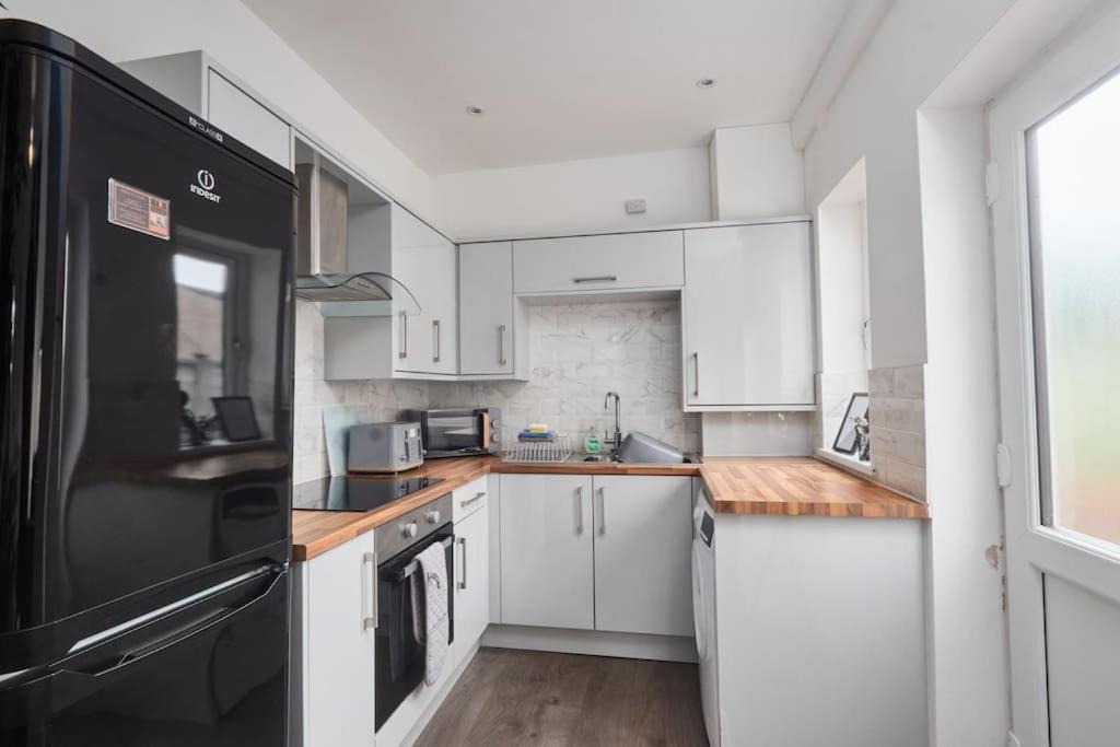 Haw Hill House - Modern 4 Bed Daire Normanton  Dış mekan fotoğraf